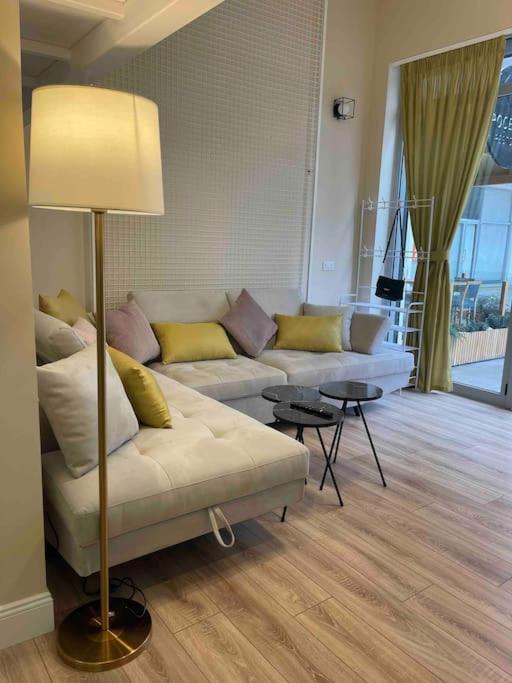 Lovely Apartment In Pogradec City With A Lake View Esterno foto