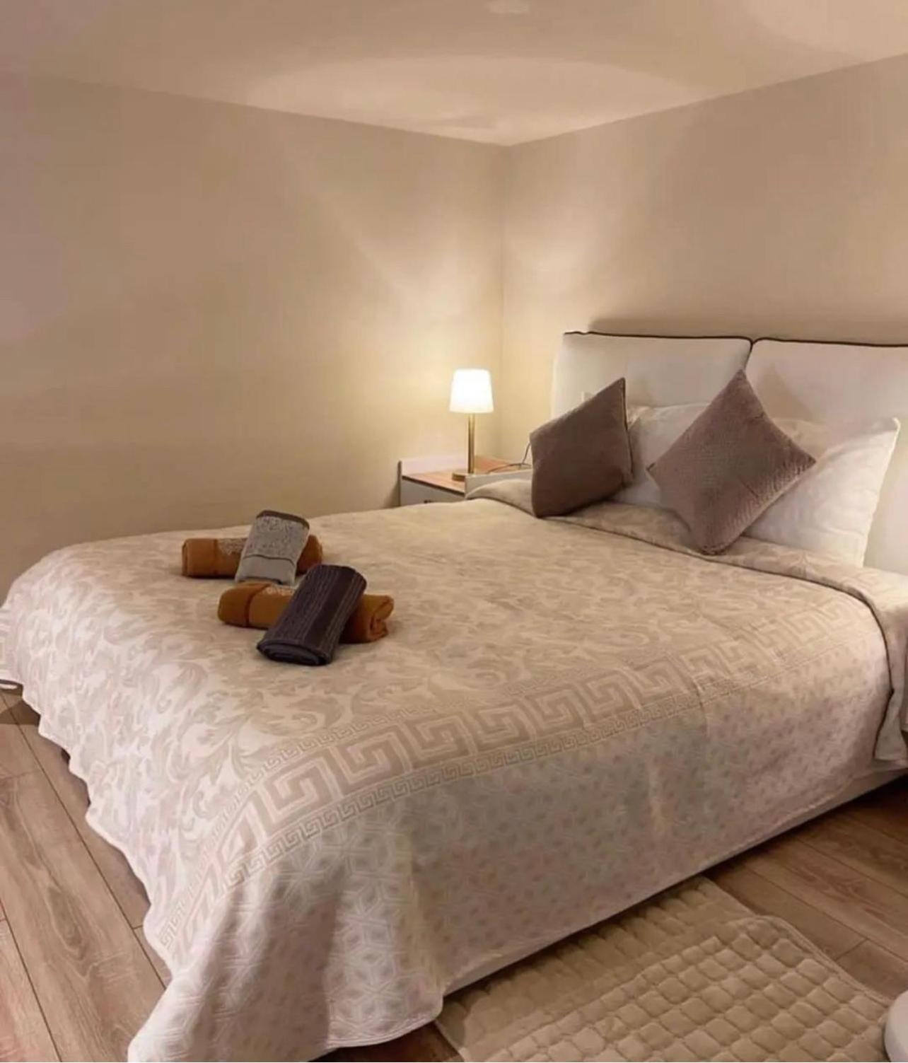 Lovely Apartment In Pogradec City With A Lake View Esterno foto